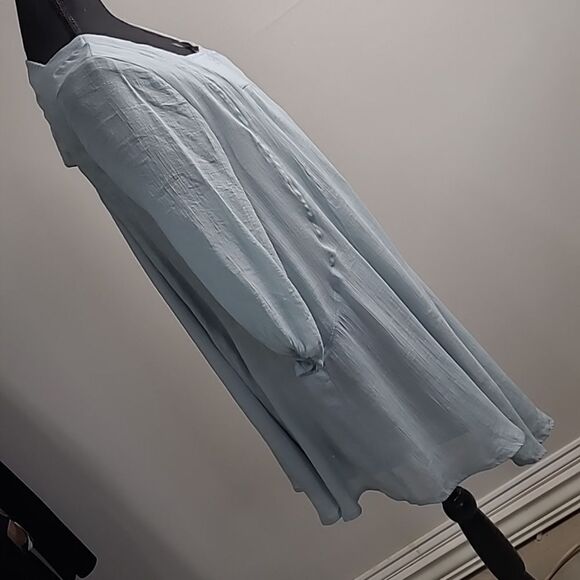 Crescent sz M midi dress.  Ice blue embroidery fabric.  Fully lined - Picture 3 of 9